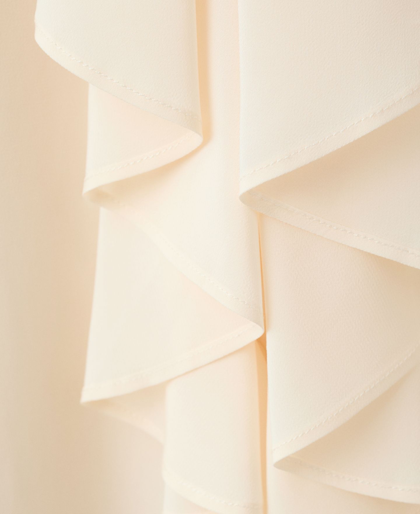 Женская блузка Mango Russo Ruffle-Flowy, цвет: Экрю — фото 6