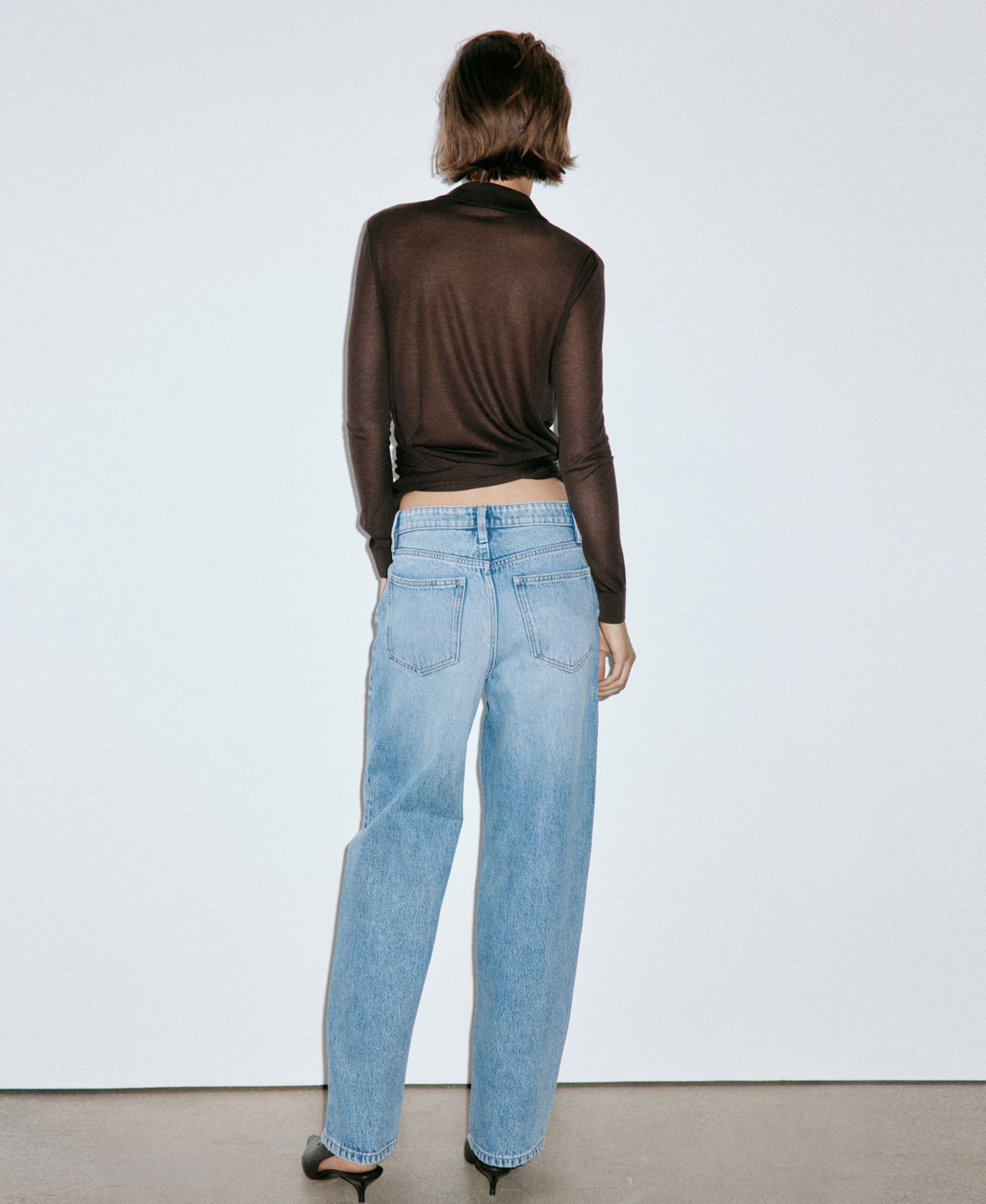 Женские джинсы Mango Balloon High-Rise Wide-Leg, цвет: Средний синий — фото 4