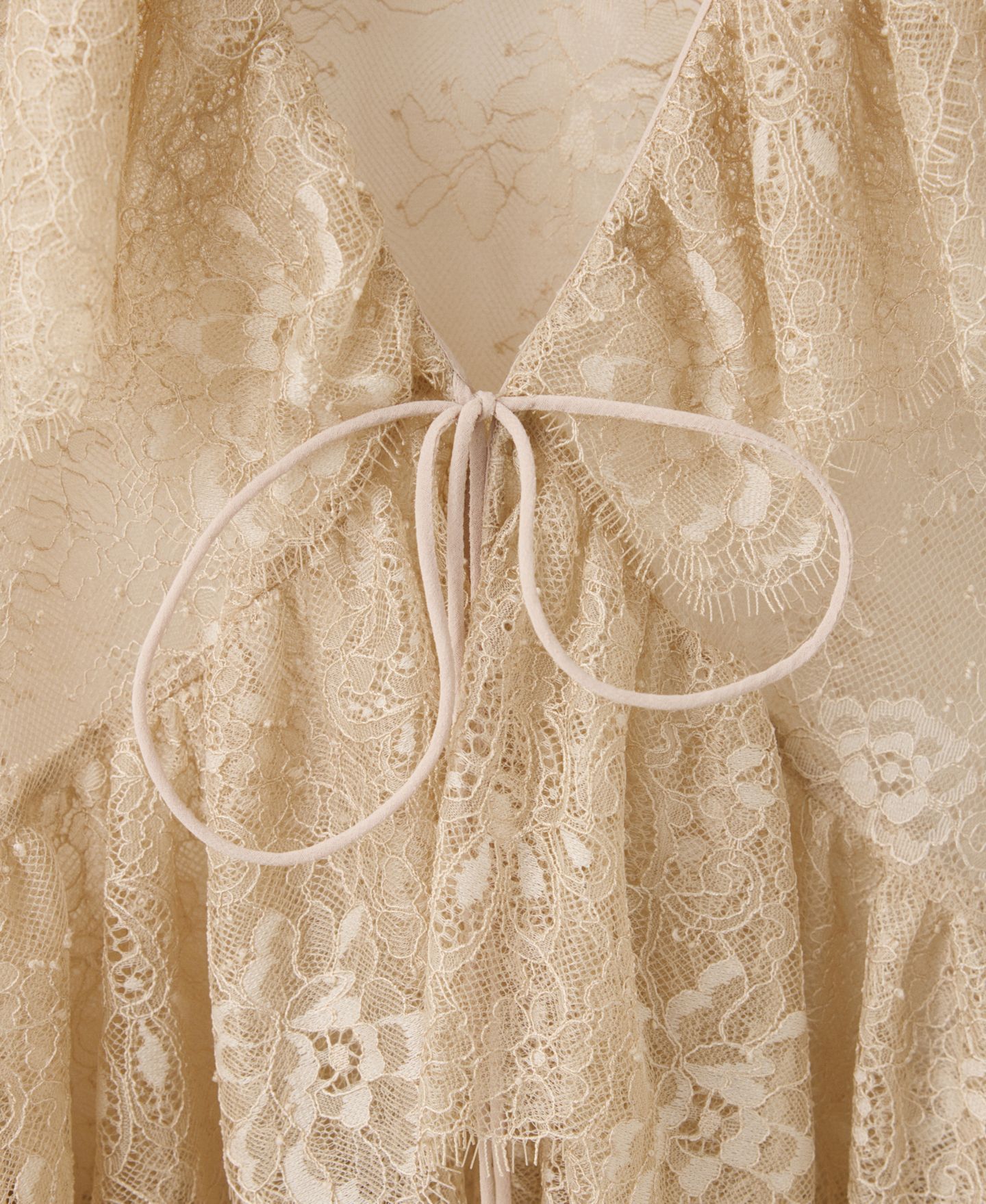 Женская блузка Mango Long-Sleeve Lace Ruffled, цвет: Песочный — фото 6