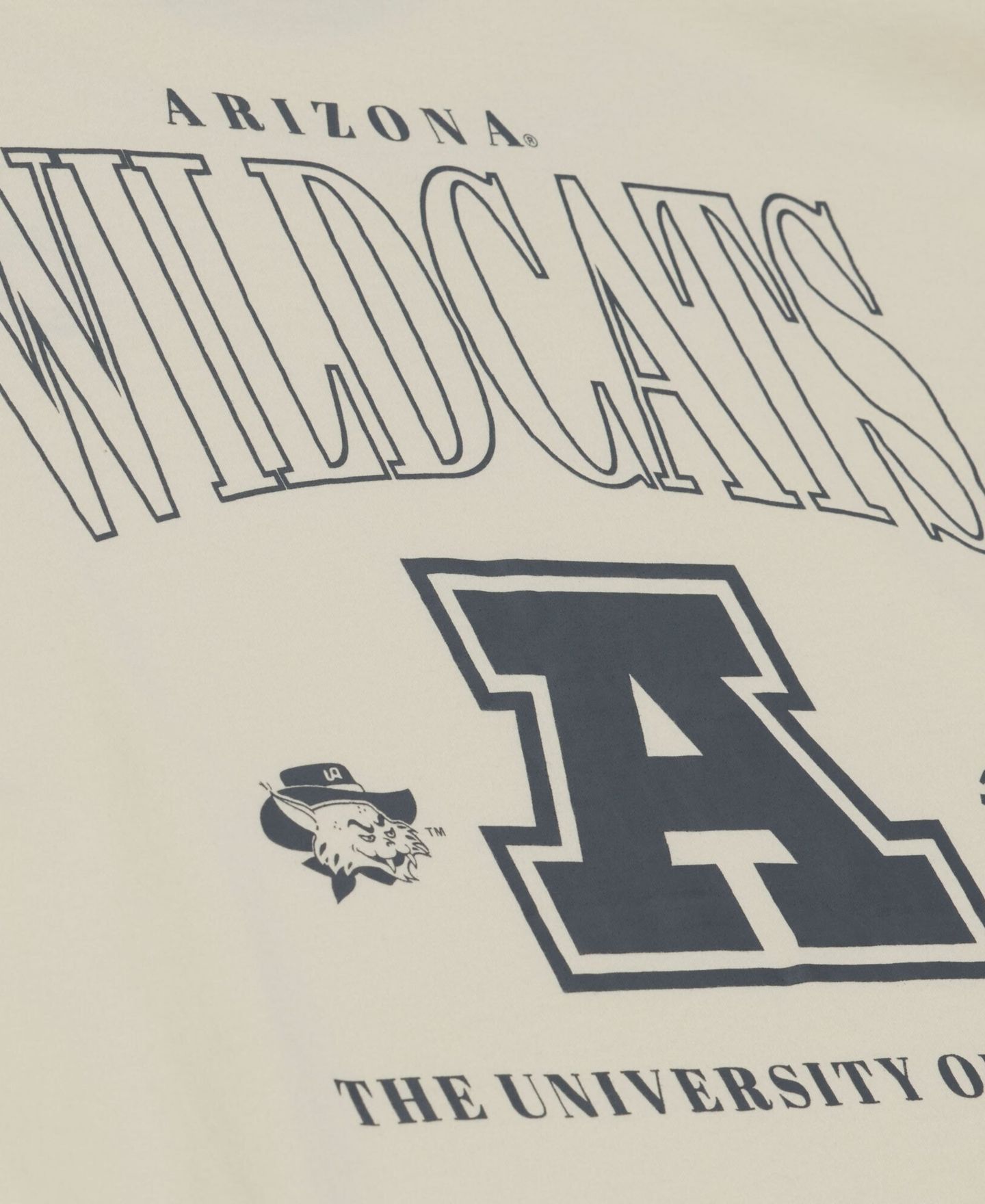 Мужская футболка Mitchell & Ness Cream Arizona Wildcats Oversized Heritage Hue — фото 4