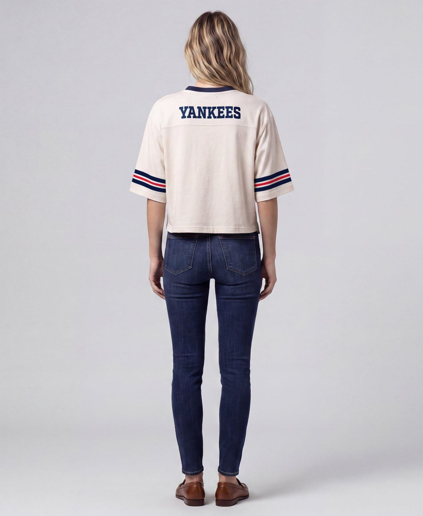 Женская футболка Mitchell & Ness Cream New York Yankees Cooperstown Collection Retro Roots Crop Boxy Yoke — фото 3