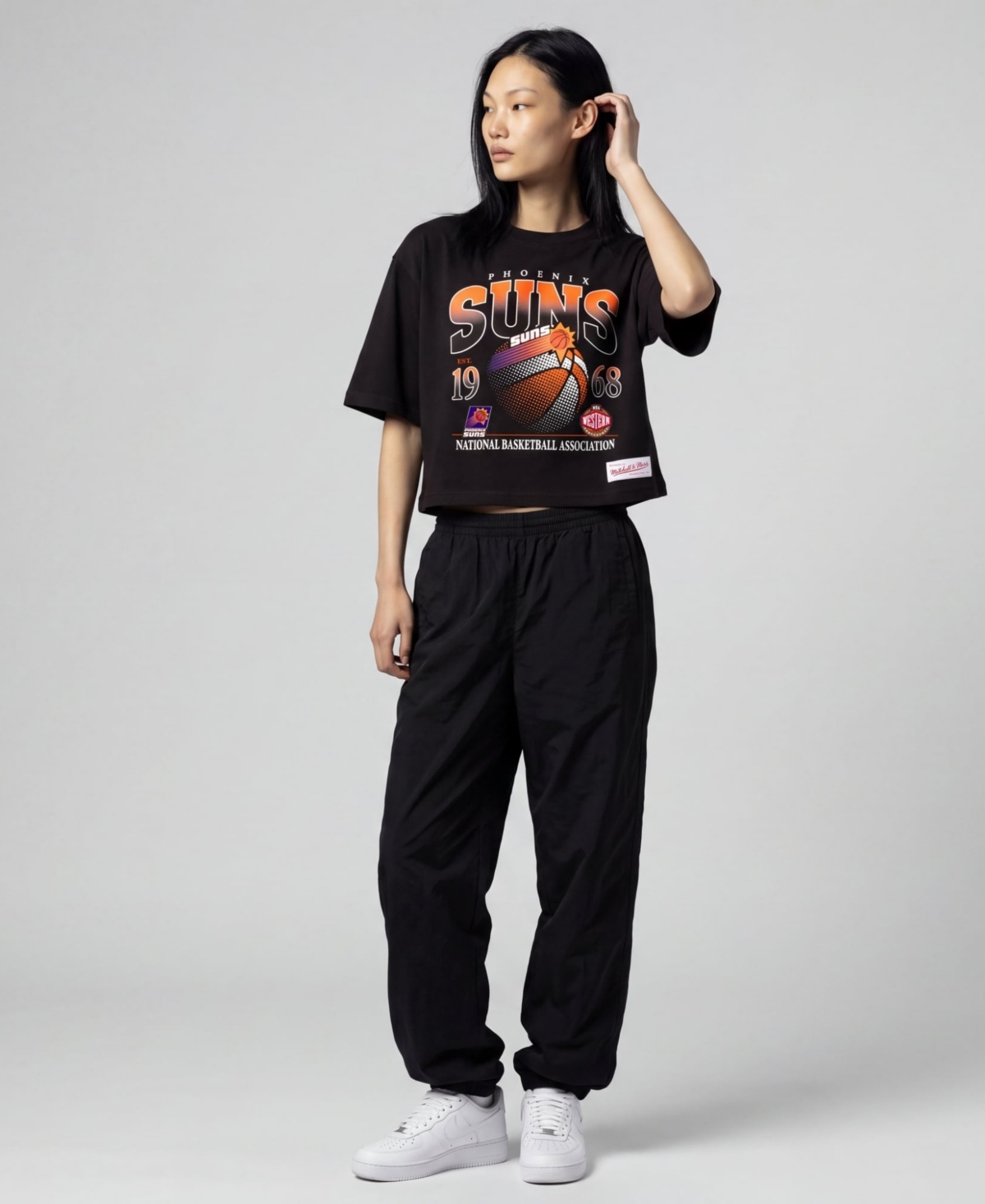 Mitchell & Ness Women's Mitchell Ness Black Phoenix Suns Street Graphic Boxy Crop T-Shirt - Black