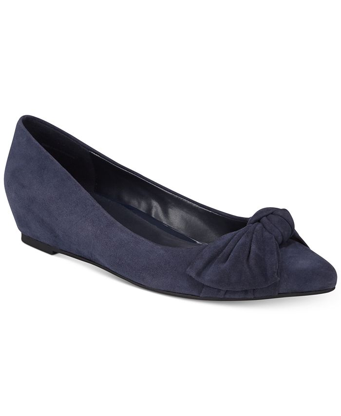 Bandolino b on sale flexible ballet flats
