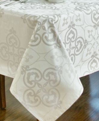 Waterford - 90" Rosemarie Round Tablecloth
