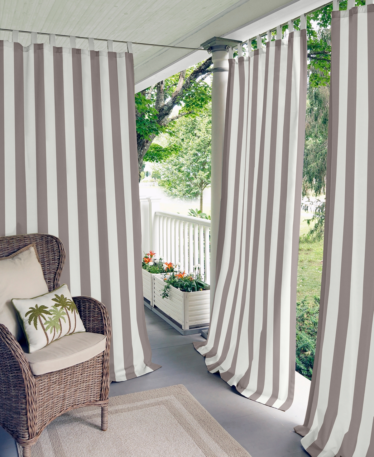Highland Stripe Indoor/Outdoor 50" x 108" Panel - Gray