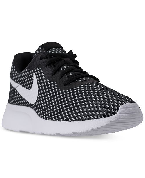nike tanjun se men's athletic shoes