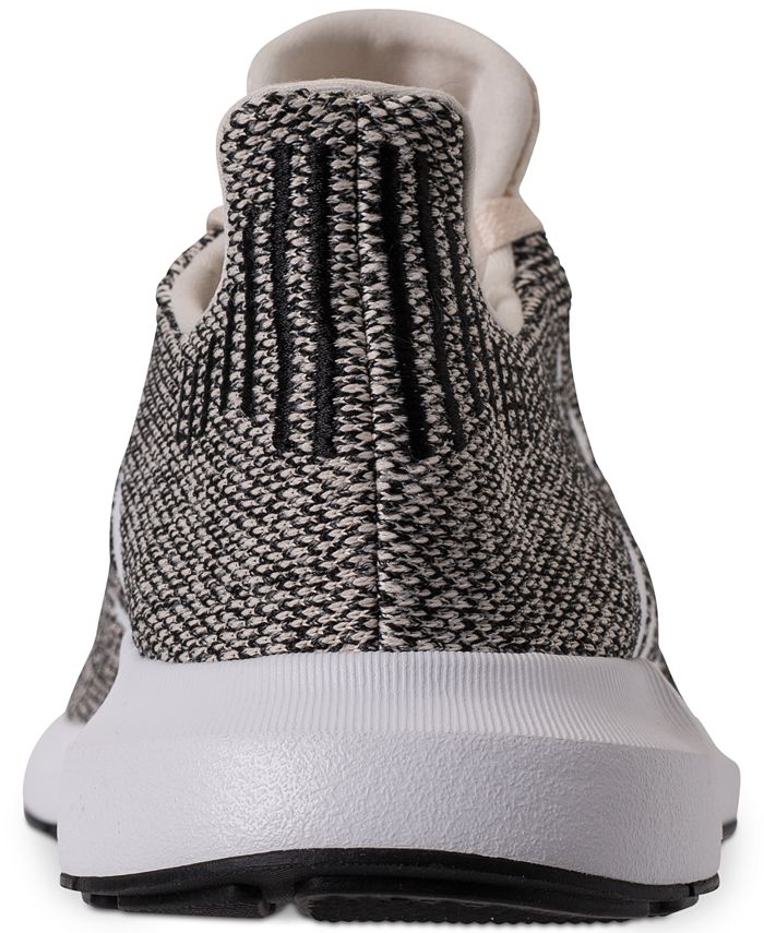 men's swift run casual sneakers