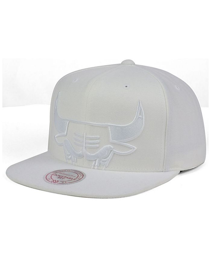 Mitchell & Ness Chicago Bulls Cropped XL Logo Snapback Cap - Macy's