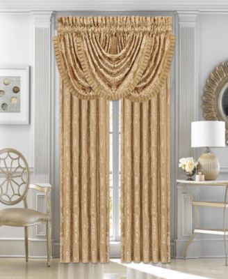 J Queen New York - Colonial Gold Drapery