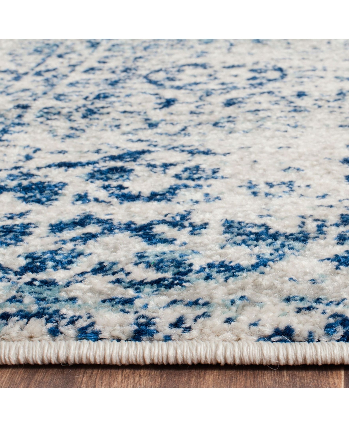 Safavieh Evoke EVK260 Ivory and Blue 5'1" x 7'6" Area Rug