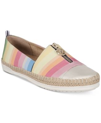Anne Klein Women's Zetta Flats Gold Size -5 M