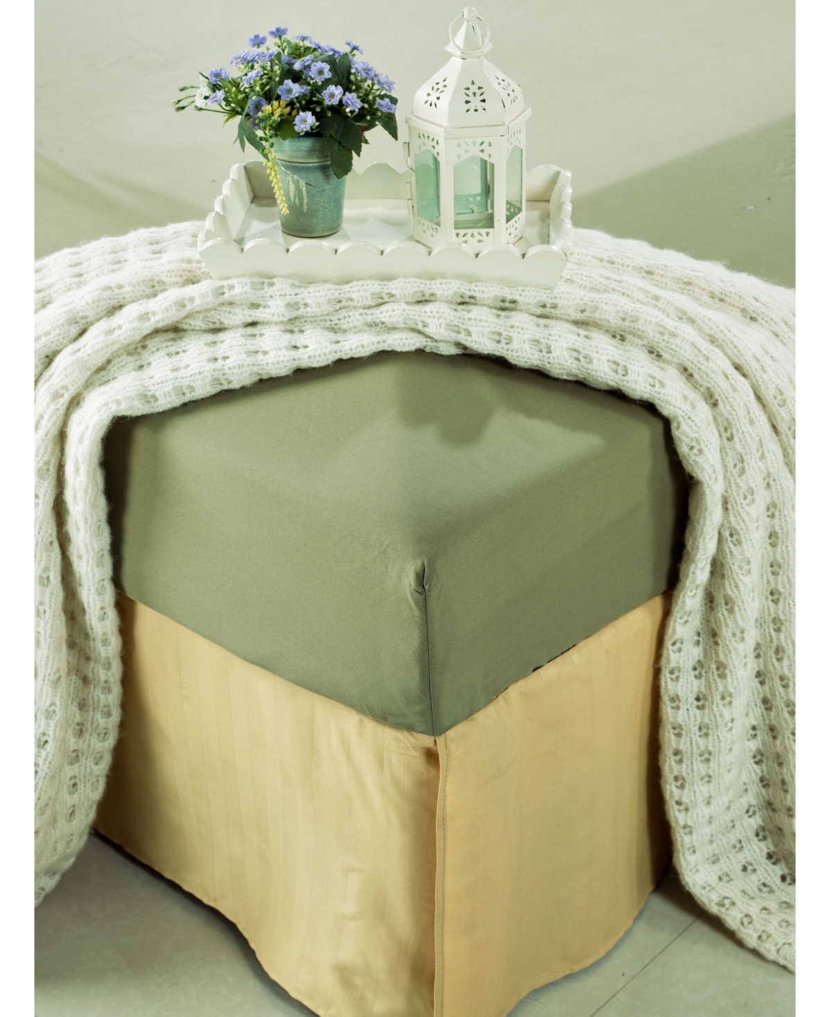 Elegant Comfort Silky Soft Fitted Sheet, Queen