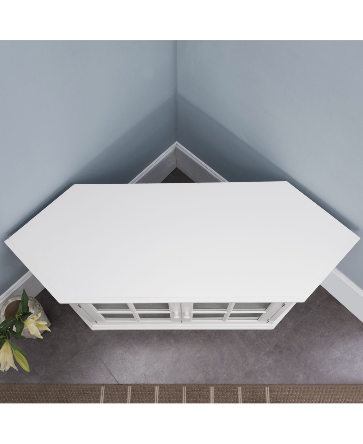 Leick Home Riley Holliday Cottage White Corner Tv Console with Bookcase/Display