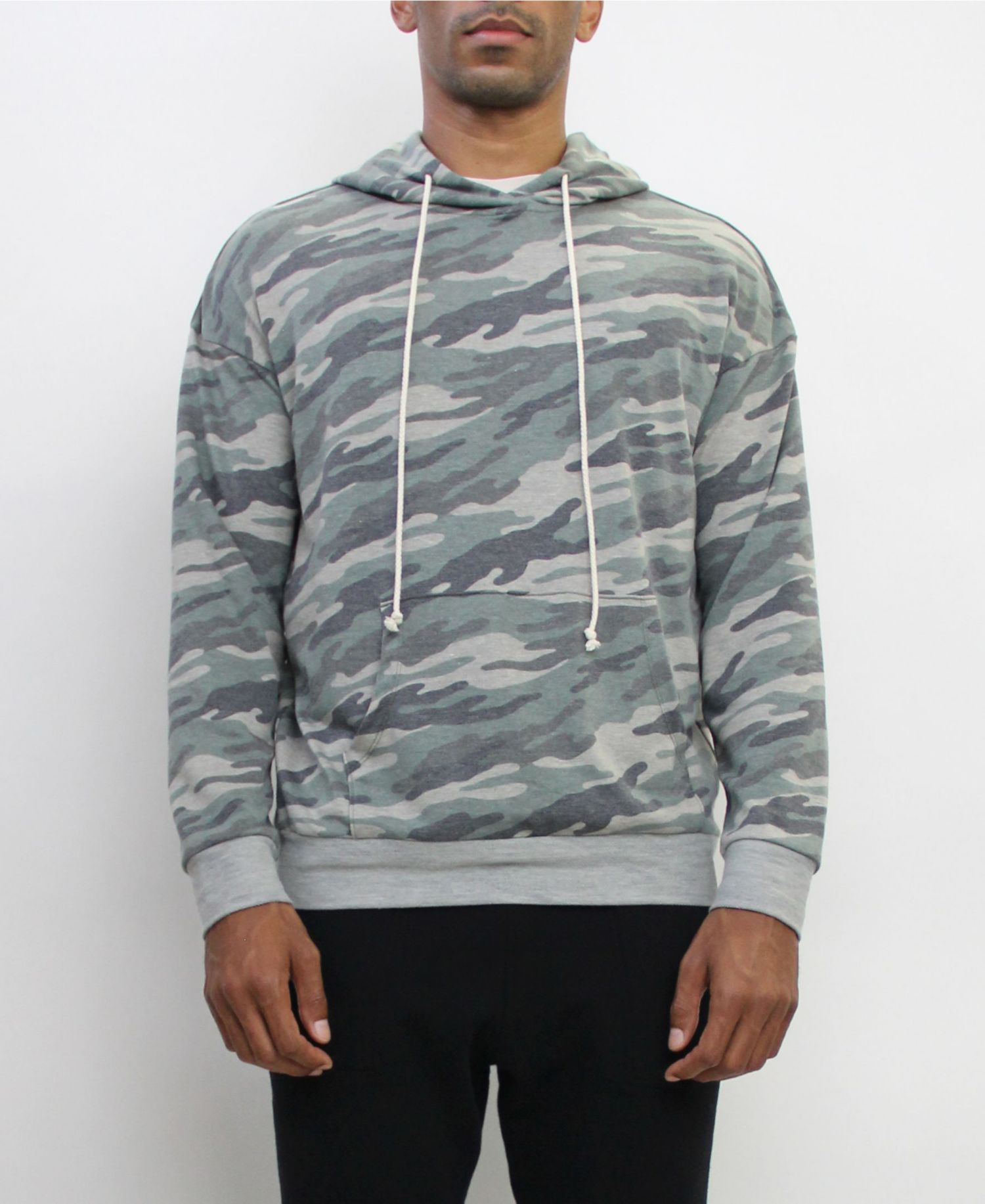 Men's Ultra Soft Lightweight Camo Long-Sleeve Hoodie