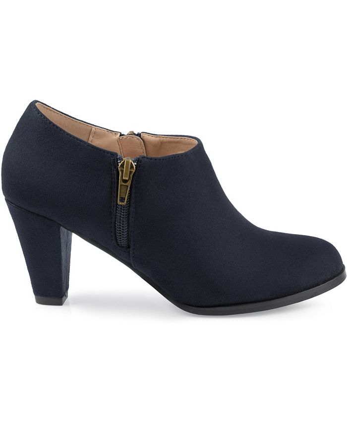 journee collection womens sanzi booties stacked heel