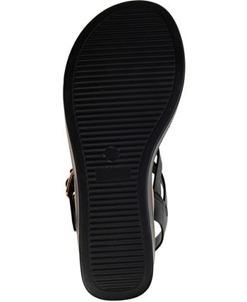 Journee collection hotsell bianca wedge sandal