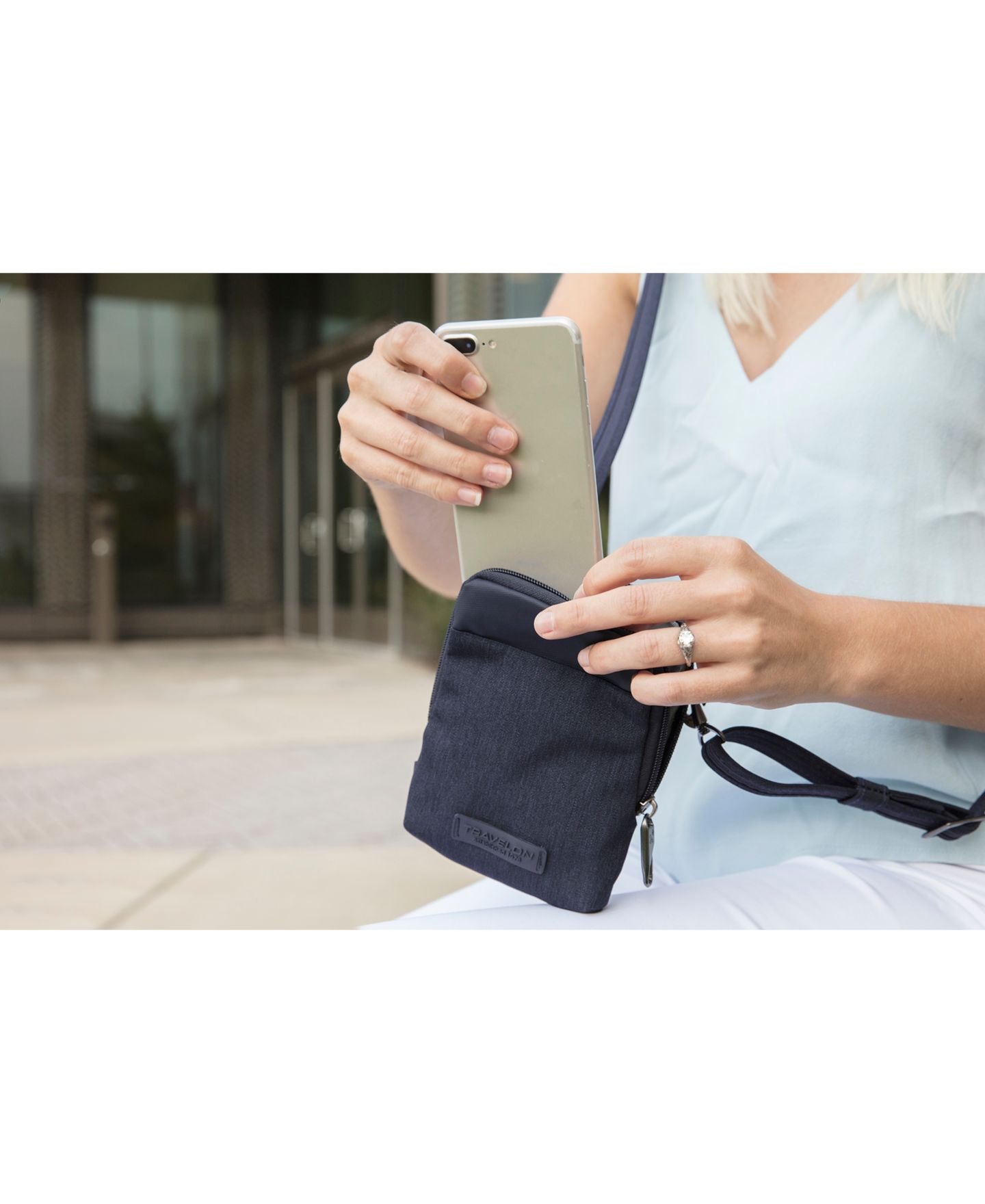 Сумка Travelon Anti-Theft Metro Stadium Crossbody, цвет: Чёрный — фото 6