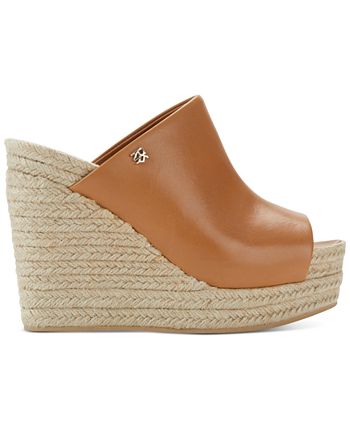 Dkny eari wedge sandals clearance
