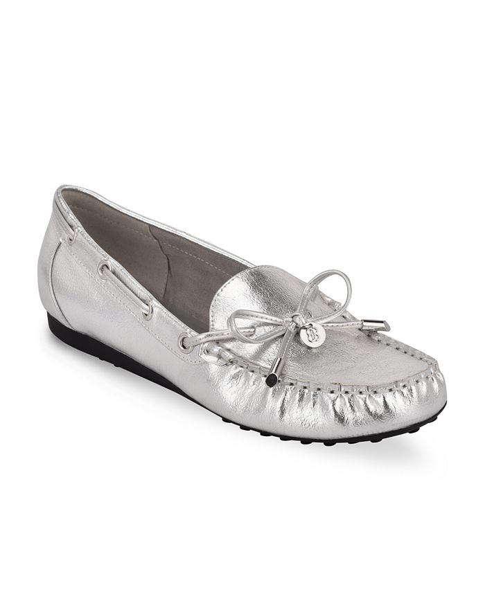 Macys bandolino hotsell flats