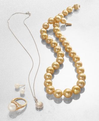 White Cultured Pearl (6-1/2mm) and Diamond (1/4 ct. t.w.) Pendant Necklace in 14k Gold