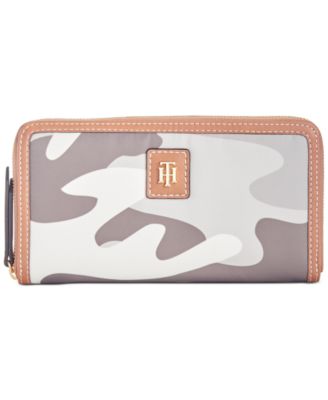 tommy hilfiger wallet macys