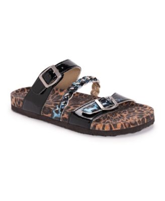 muk sandals