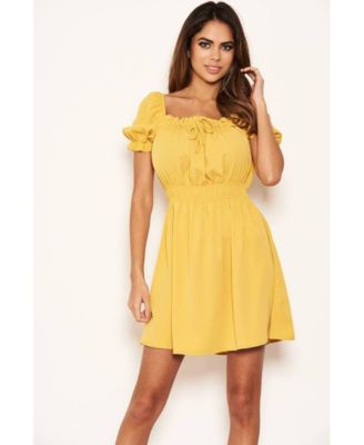 misses yellow dresses