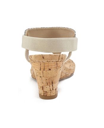 White mountain all 2025 good wedge sandals