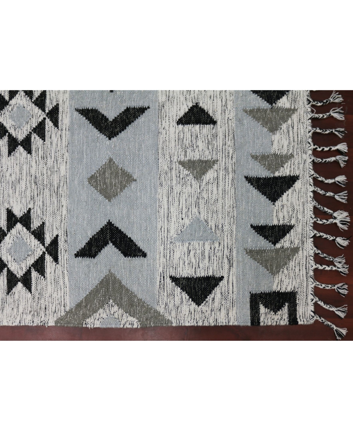 Amer Rugs Artifacts Ari-3Area Rug - Silver
