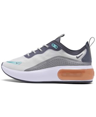 Air Max Dia SE Casual Sneakers 