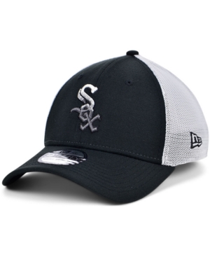 New Era Men's Chicago White Sox Black White Gradient Trucker 39THIRTY Cap