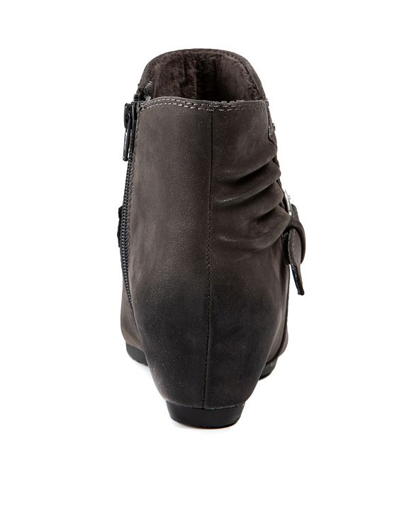 baretraps jaci wedge sneaker women's bootie