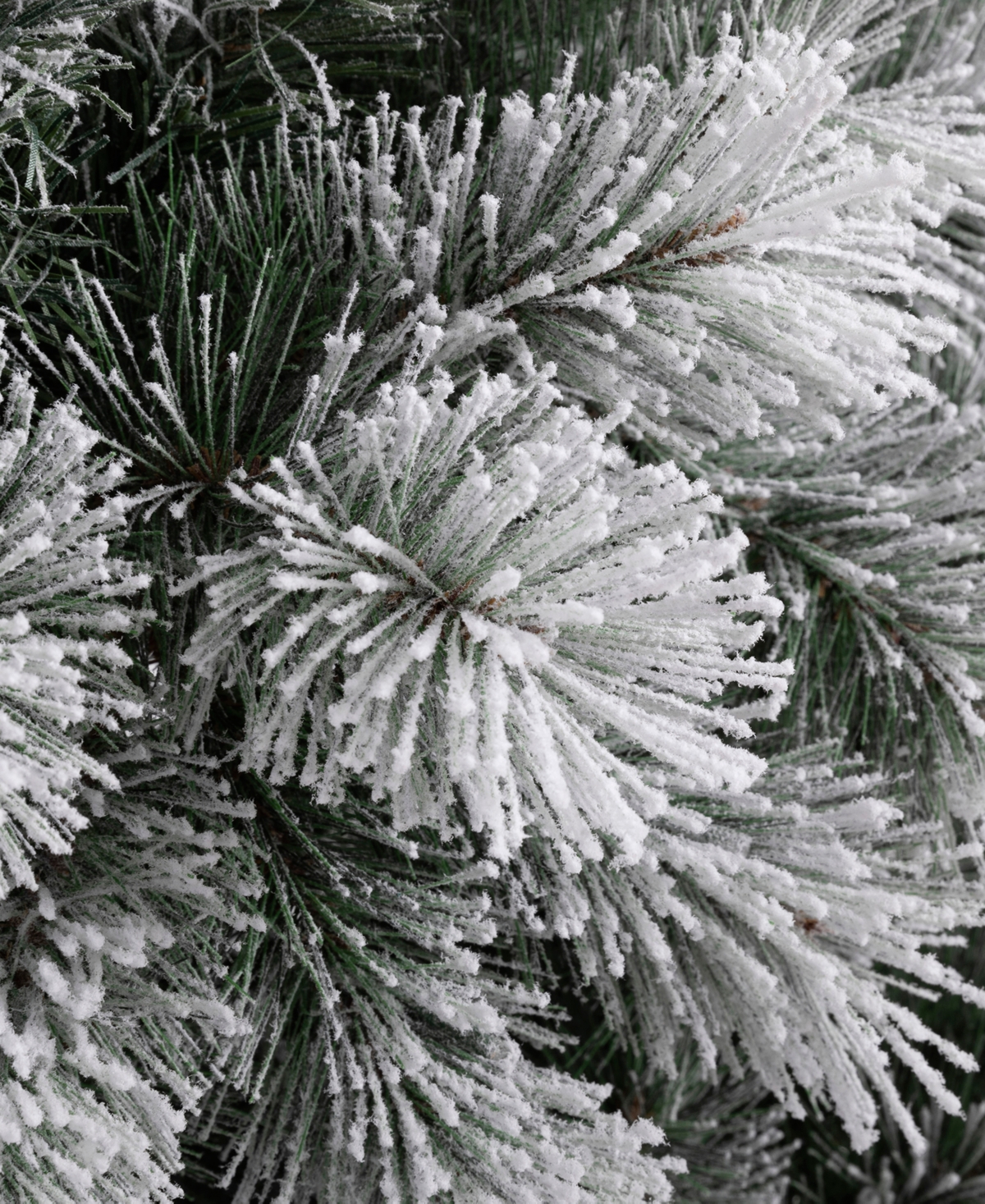 Glitzhome 7.5' Pre-Lit Snow Flocked Artificial Spruce Christmas Tree with 650 Warm Lights