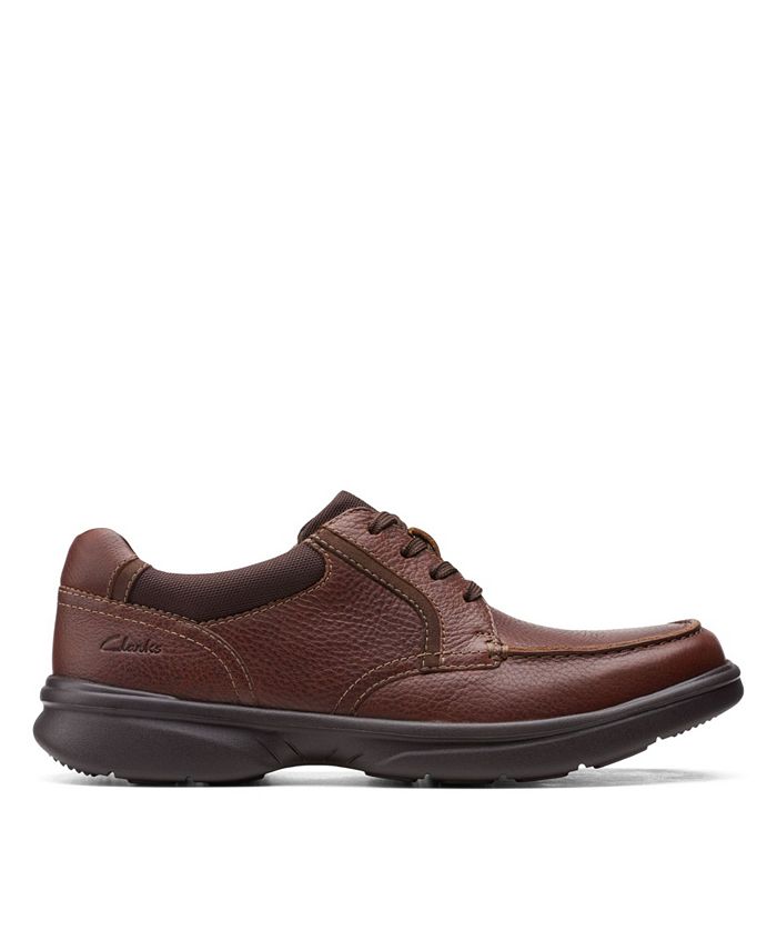 clarks mens bradley mid flat heel lace up boots