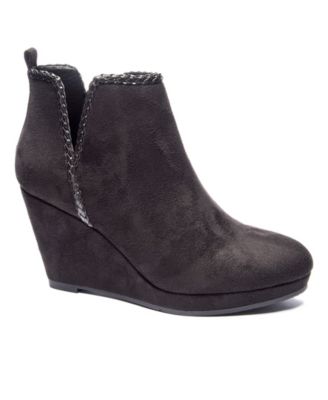 cl by laundry wedge bootie