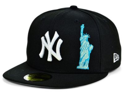 yankee hat with statue of liberty and apple