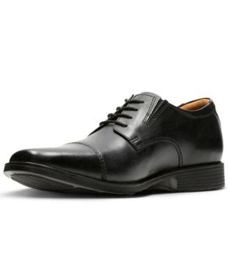 clarks tilden cap toe oxford