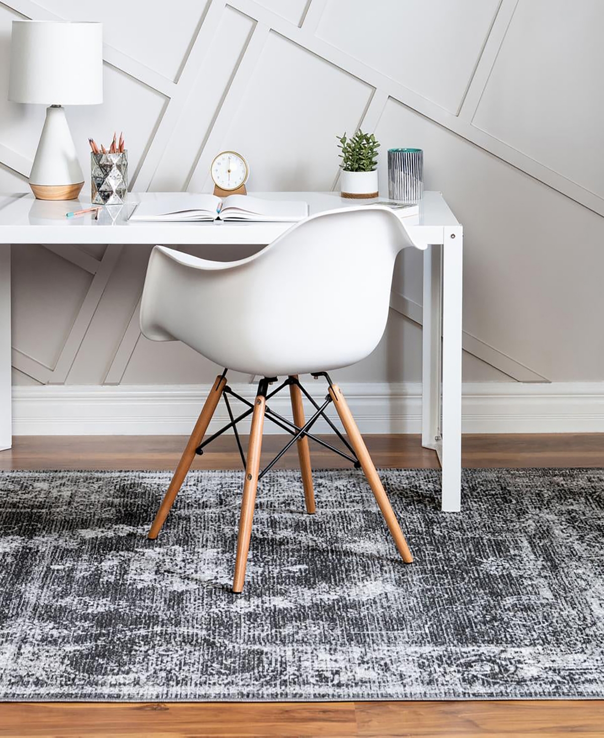 Bayshore Home Gamle Gam-02 Area Rug