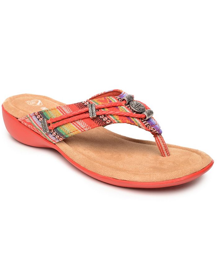 Minnetonka silverthorne sales wedge sandal