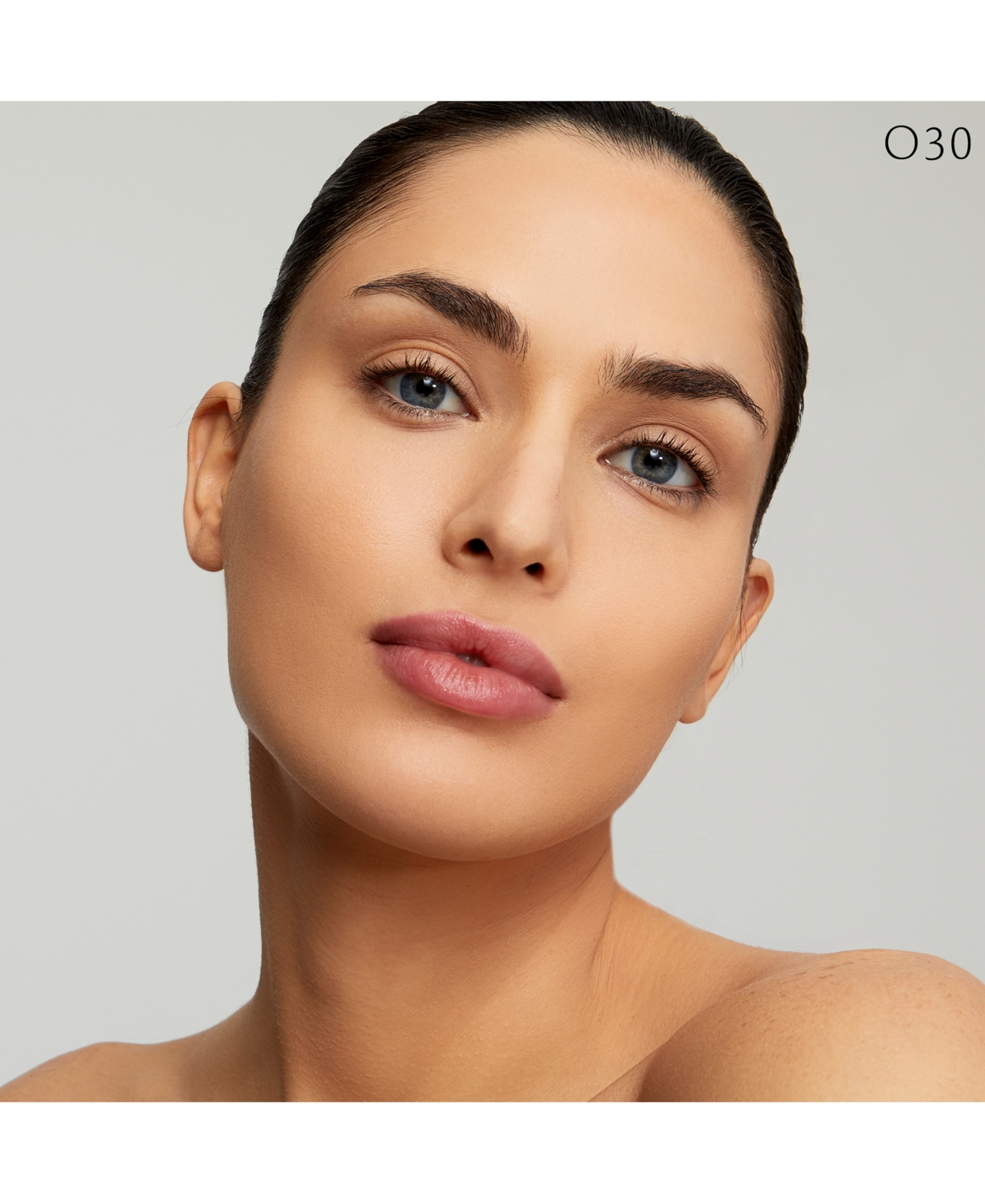Clé De Peau Beauté Radiant Fluid Foundation Matte Broad Spectrum Spf 20 Sunscreen In O30 Medium Ocher