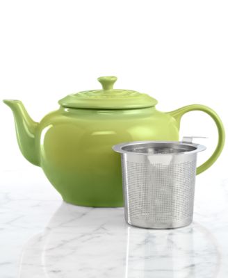 Le Creuset - Teapot with Stainless Steel Infuser, 1 Qt.