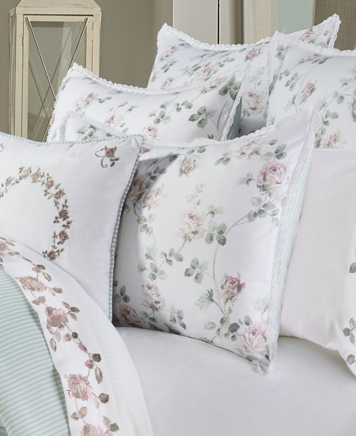 Royal Court Rialto Classic Floral 4-Pc. Comforter Set