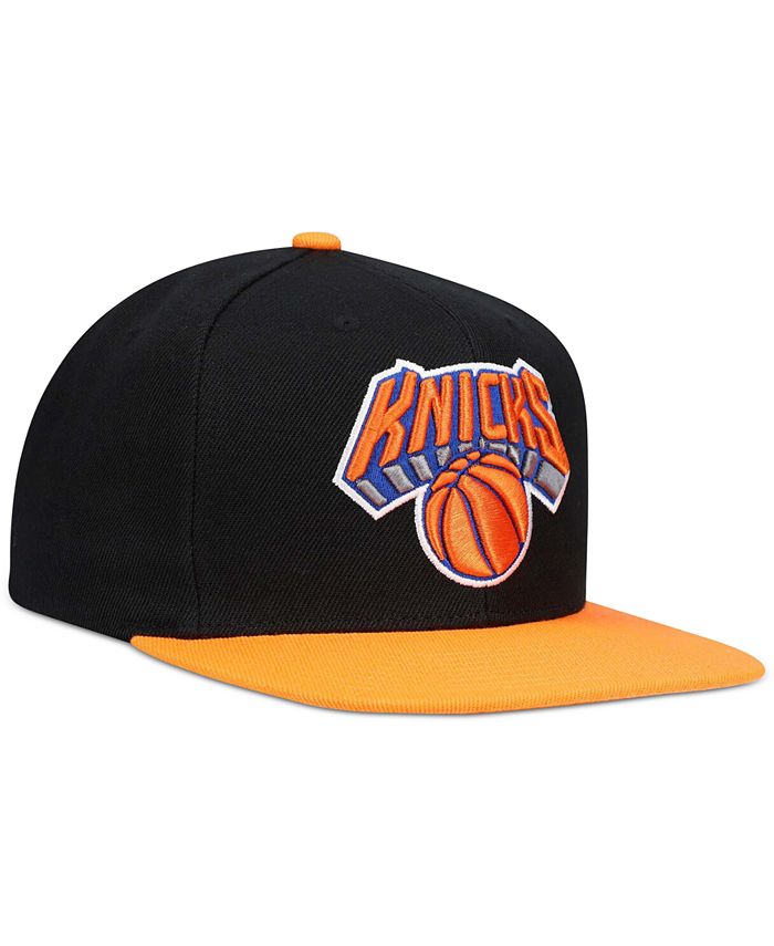 Mitchell & Ness - Men's New York Knicks Core Basic Snapback Cap