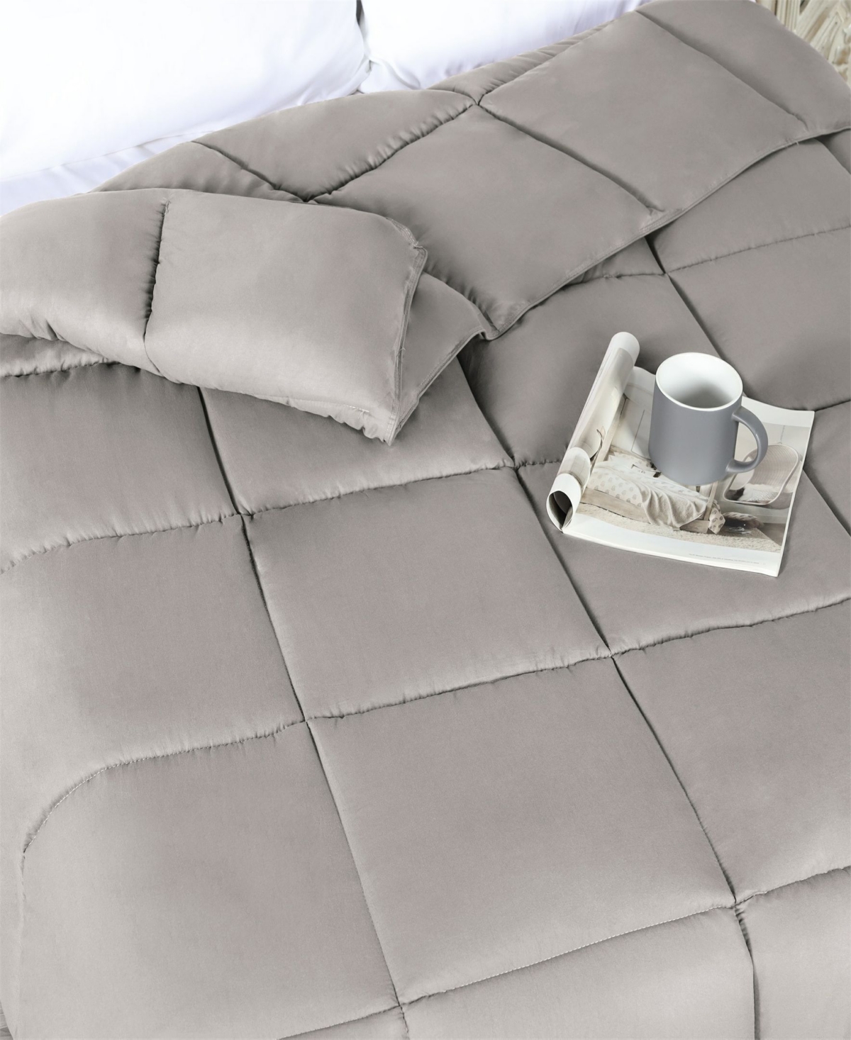 Superior Breathable All Season Down Alternative Comforter, King In Silver
