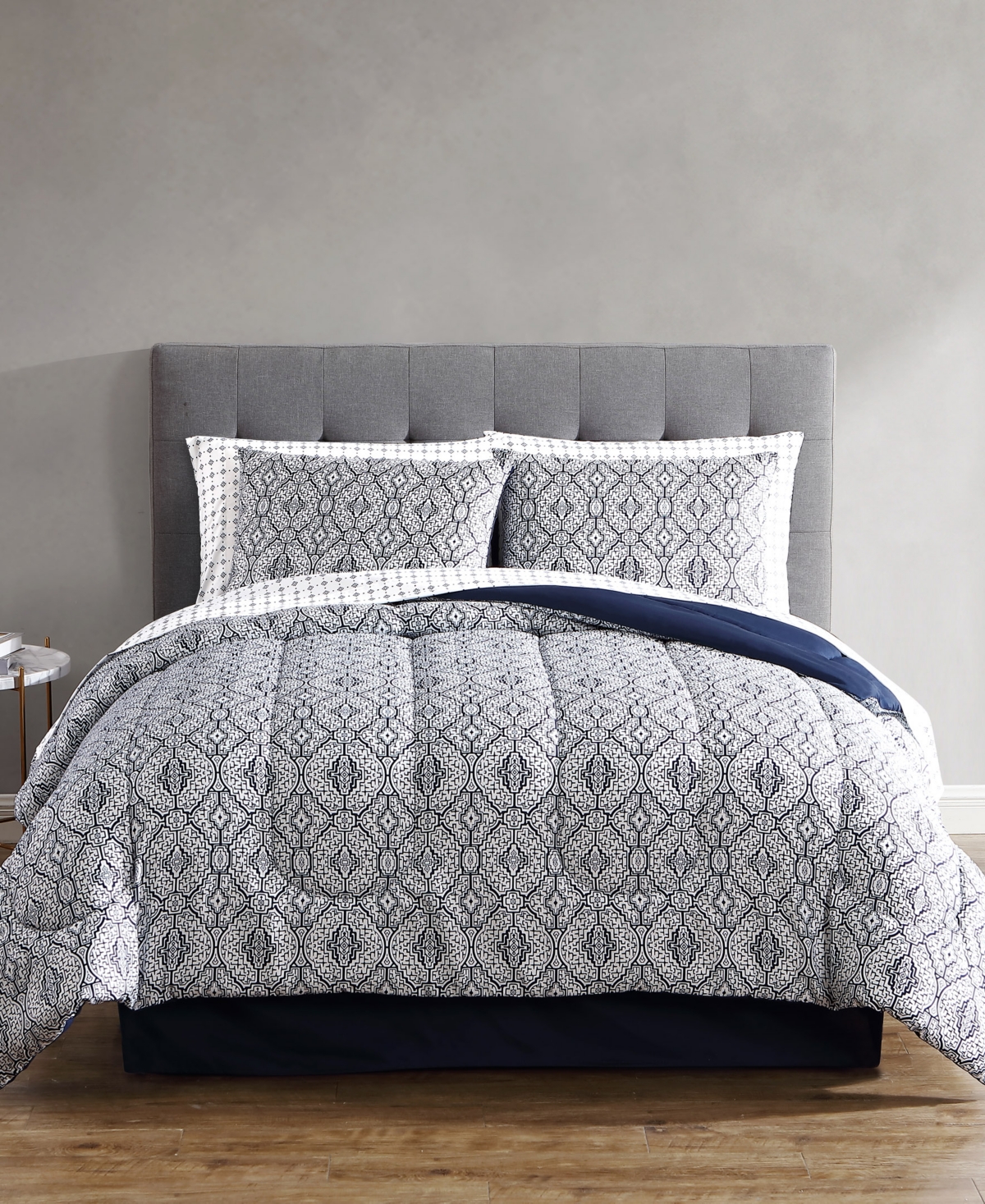 Hallmart Collectibles Edith Reversible 8-pc. Queen Comforter Set Bedding In Navy/white