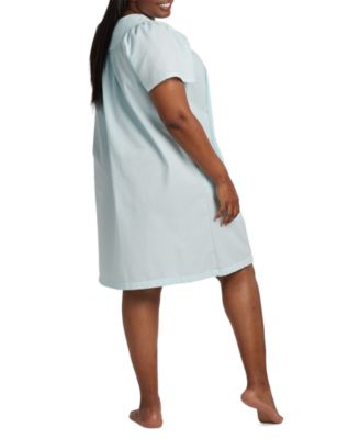 Plus Size Snap-Front Short Seersucker Robe