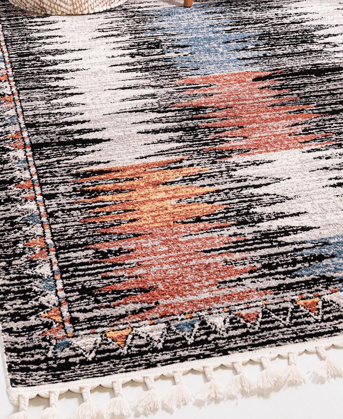 Bayshore Home Porthos POR11 Area Rug