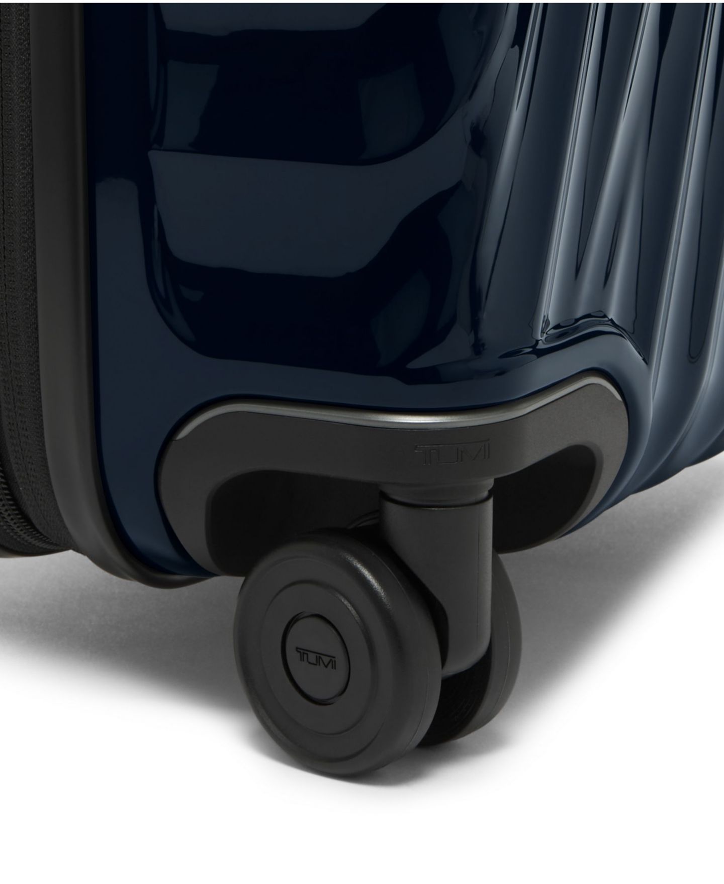 Чемодан TUMI 19 Degree International Expandable 22" Carry-on Spinner, цвет: Тёмно-синий — фото 7