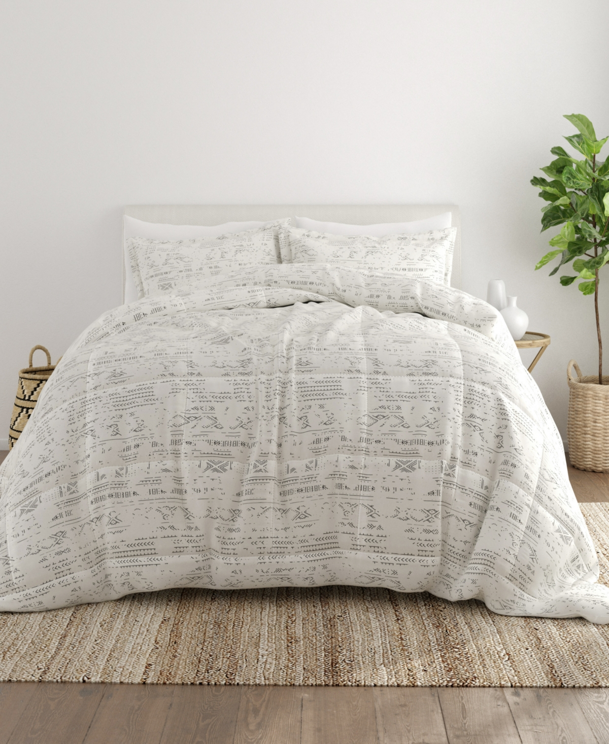 Home Collection 3 Piece Premium Ultra Soft Distressed Field Comforter Set,