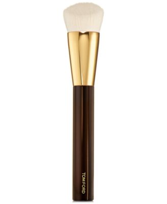 Shade & Illuminate Foundation Brush 2.5